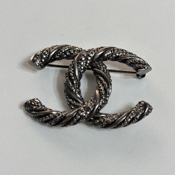 CHANELAuthentic Silver Ruthenium Twisted CC Brooch Luxury Pin Textured - Picture 4 of 11